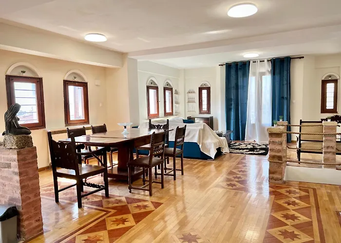 Elia Old Town Apartment
